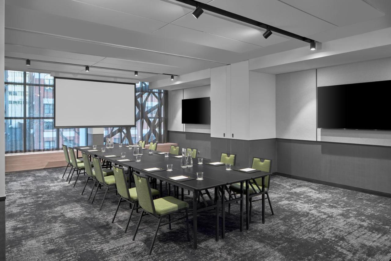 Hotel Courtyard By Marriott Melbourne Flagstaff Gardens Exterior foto