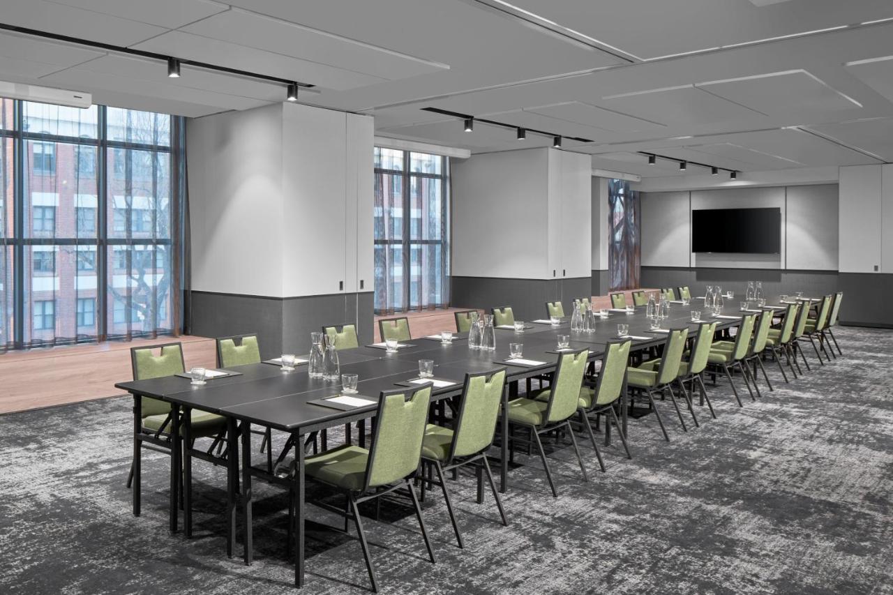 Hotel Courtyard By Marriott Melbourne Flagstaff Gardens Exterior foto